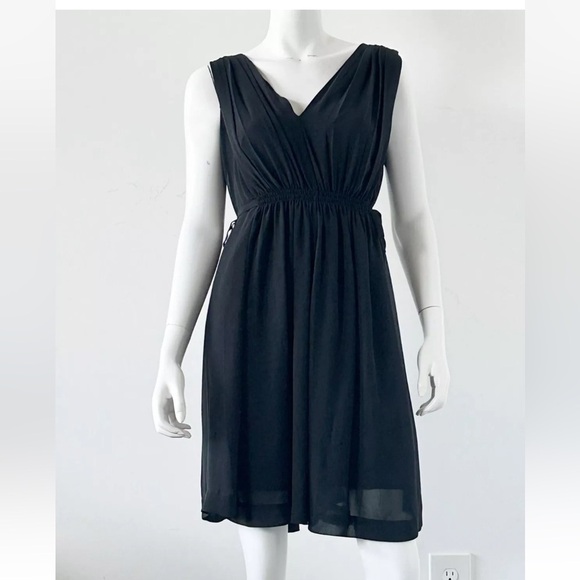 HD in Paris Dresses & Skirts - HD in Paris Black V-Neck Mini Dress - size 12​